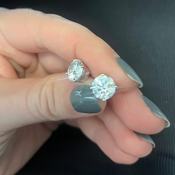 4.00 CTW Lab Diamond Stud Earrings (2.00 CT Each) – F/VS1 Round Brilliant - Picture 4 of 8